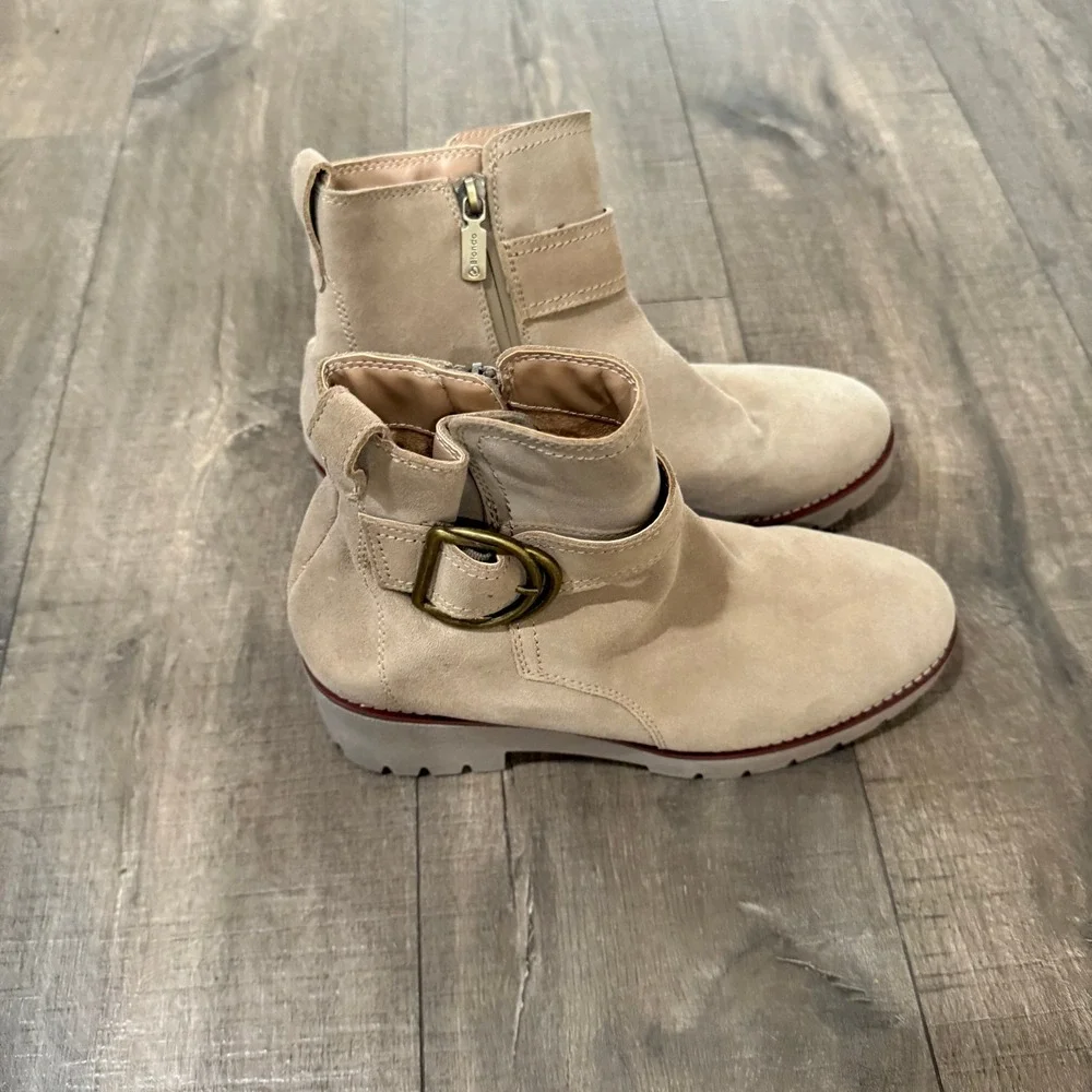Blondo Dagger Waterproof Suede Leather‎ Lug Sole Buckle Ankle Boots 10M School